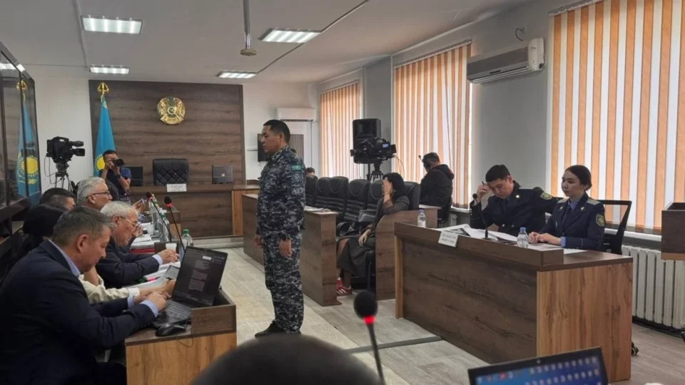 Шерзат ісі: Айыпталушылардың бірі басқа адамға шабуыл жасағаны үшін 7 жылға сотталған