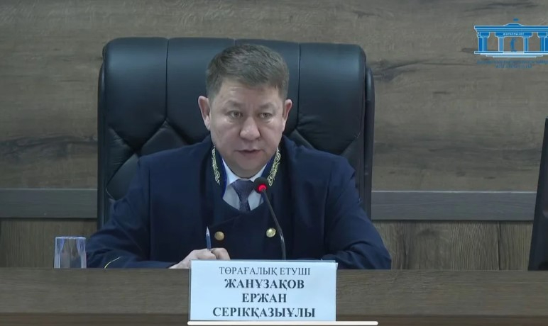 Шерзат қазасы бойынша сотта айыпталушылардың адвокаты судьяны істен шеттетуді сұрады – Алайда ол әрі қарай жалғастыратын болды
