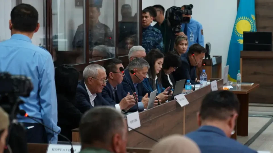 "Дарханға ашулы едім": Сотталушы Азамат Тоқтаубаев тергеу кезінде жалған айғақ бергенін айтты