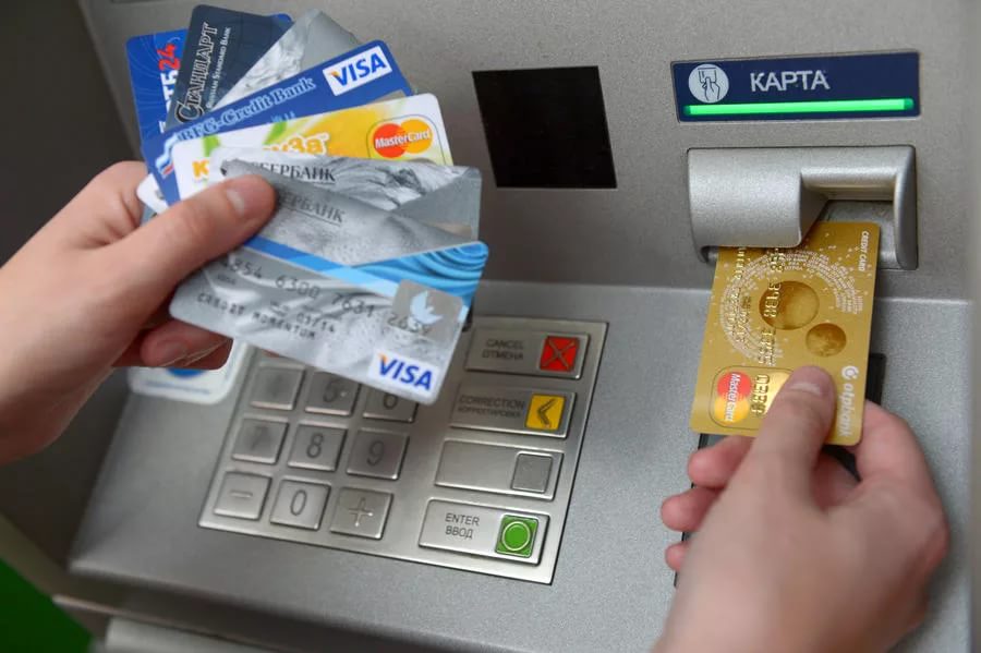 Қазақстанда банк картасын басқа біреуге бергендер сотталады