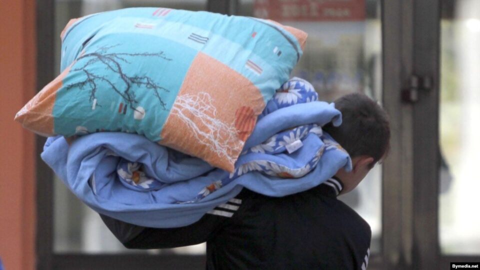 Студенттер жатақханасыз